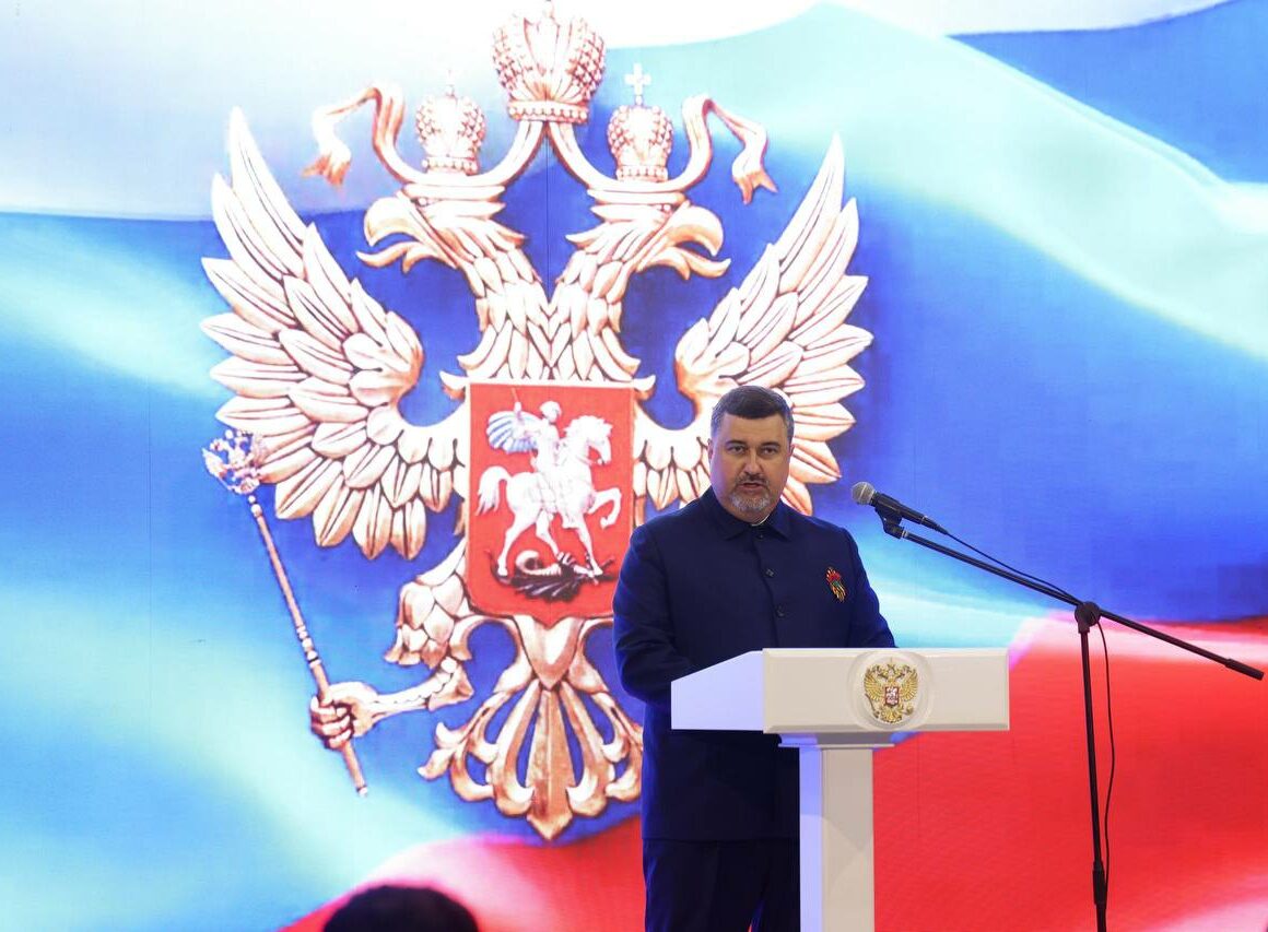 Фёдор Щукин вручил госнаграды дагестанцам в канун Дня Победы