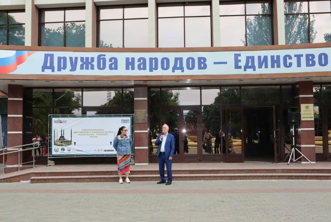 Из Махачкалы в Грозный: стартовал забег «Две мечети 2. Сильные духом»