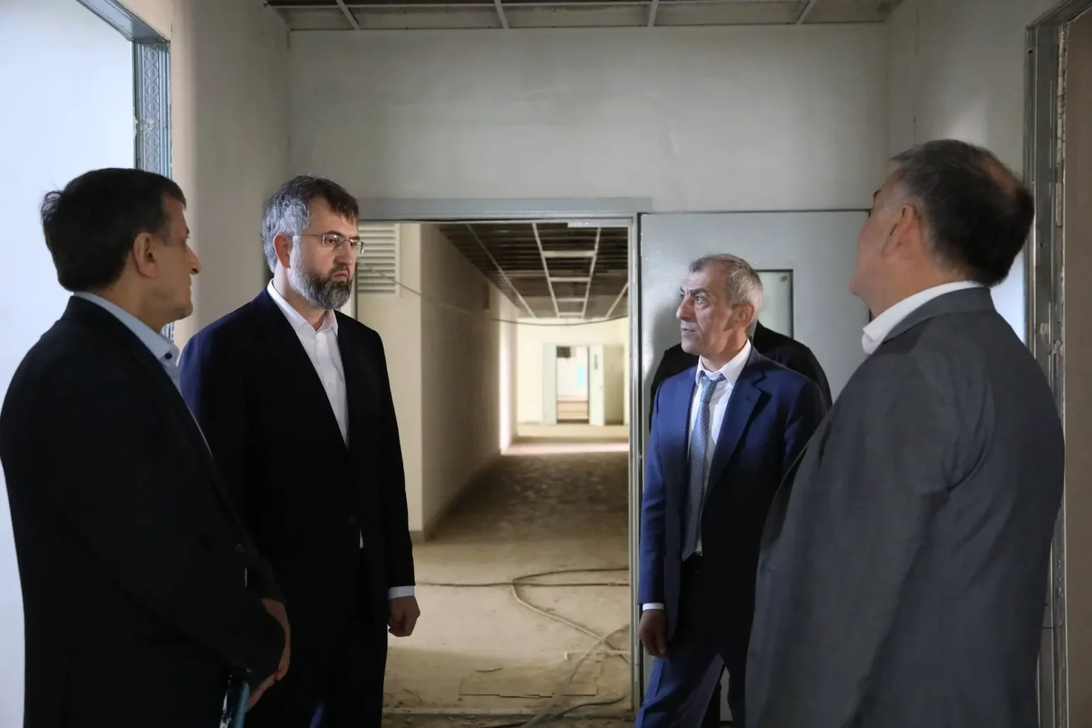 Премьер Дагестана подключился к решению проблемы долгостроя в Избербаше