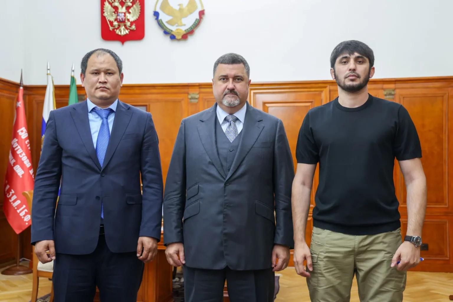 Провёл встречу с командиром батальона «Каспий» Зауром Мингишиевым