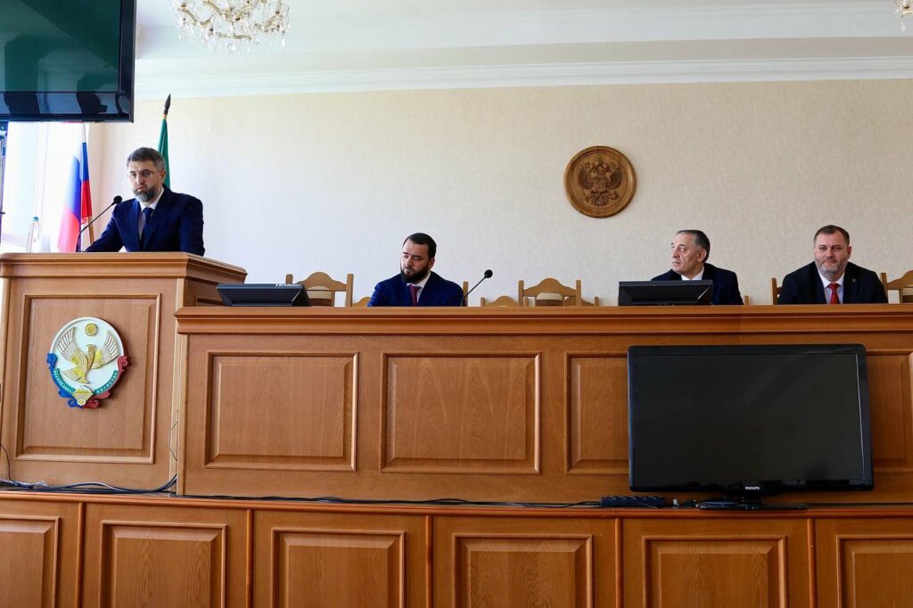 Дагъусттандин Правительствойиъ хьуне совещание республикайин медицинайин идарабурин хIа духттурарихъай